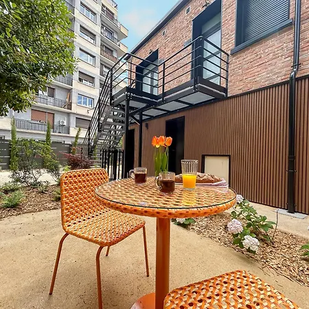 104 Lumineux Avec Terrasse A Appartement