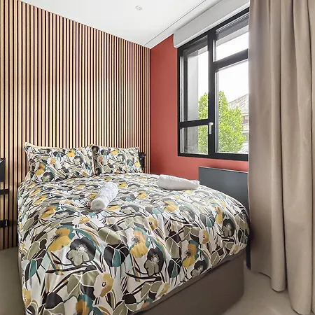 104 Lumineux Avec Terrasse A Appartement *