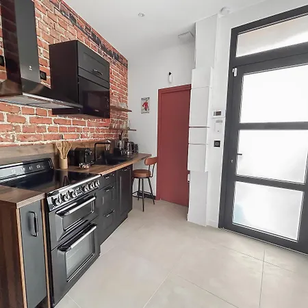 104 Lumineux Avec Terrasse A Appartement *